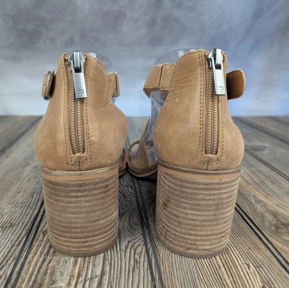 Lucky Brand Size 9.5 Heels/Sandal Like New - Picture 2 of 14